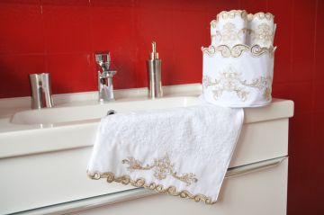 Pannier salle de bain brodé blanc