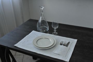 Set de table blanc 35x53 broderie blanche