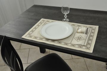 Set de table blanc 35x53 broderie brune