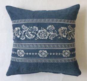 Housse de coussin brodée méandre 43x43 velours 